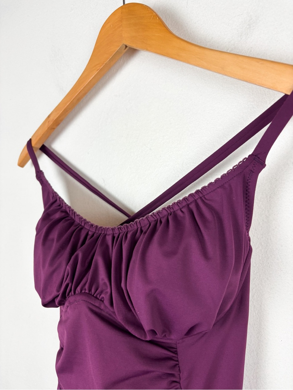 NWOT Garnet Hill Purple Ruched One Piece Swimsuit Sz 8 - Picture 4 of 7